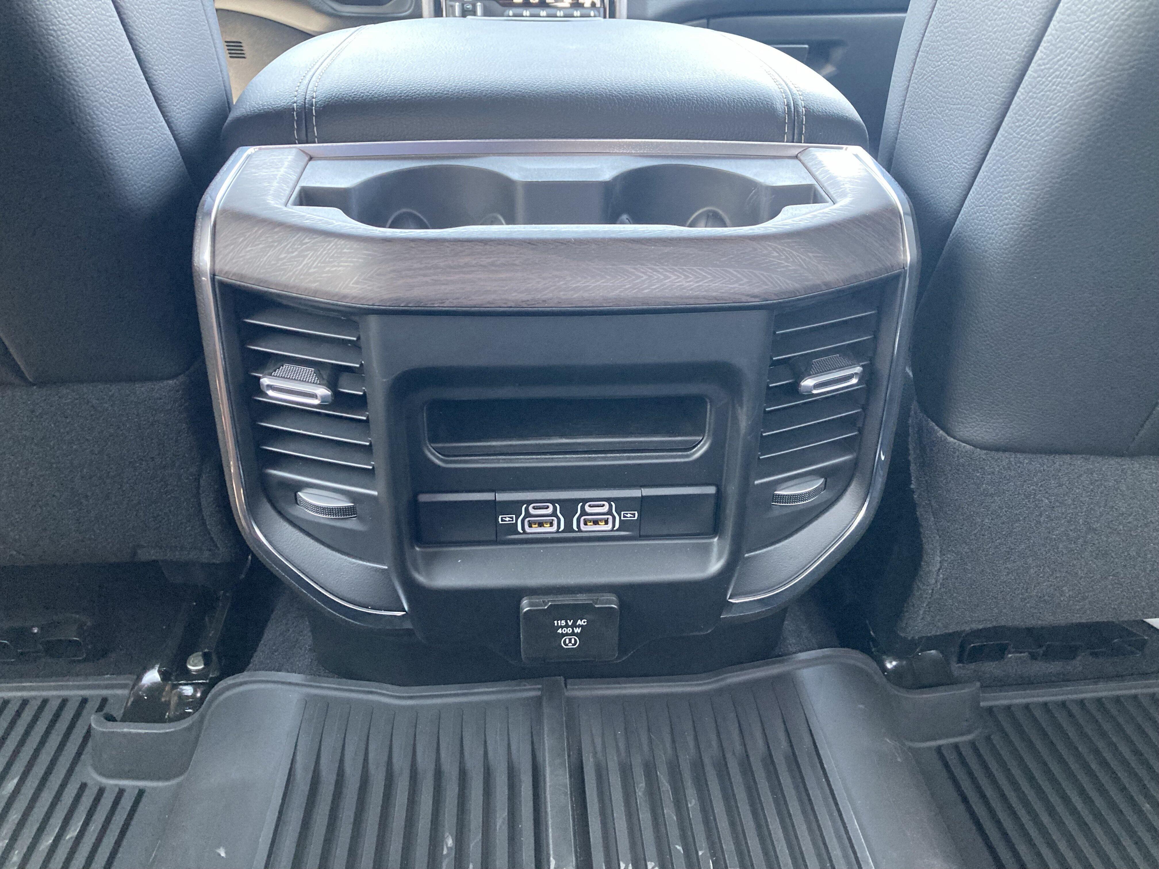 2026 RAM 3500 Laramie - Photo 17