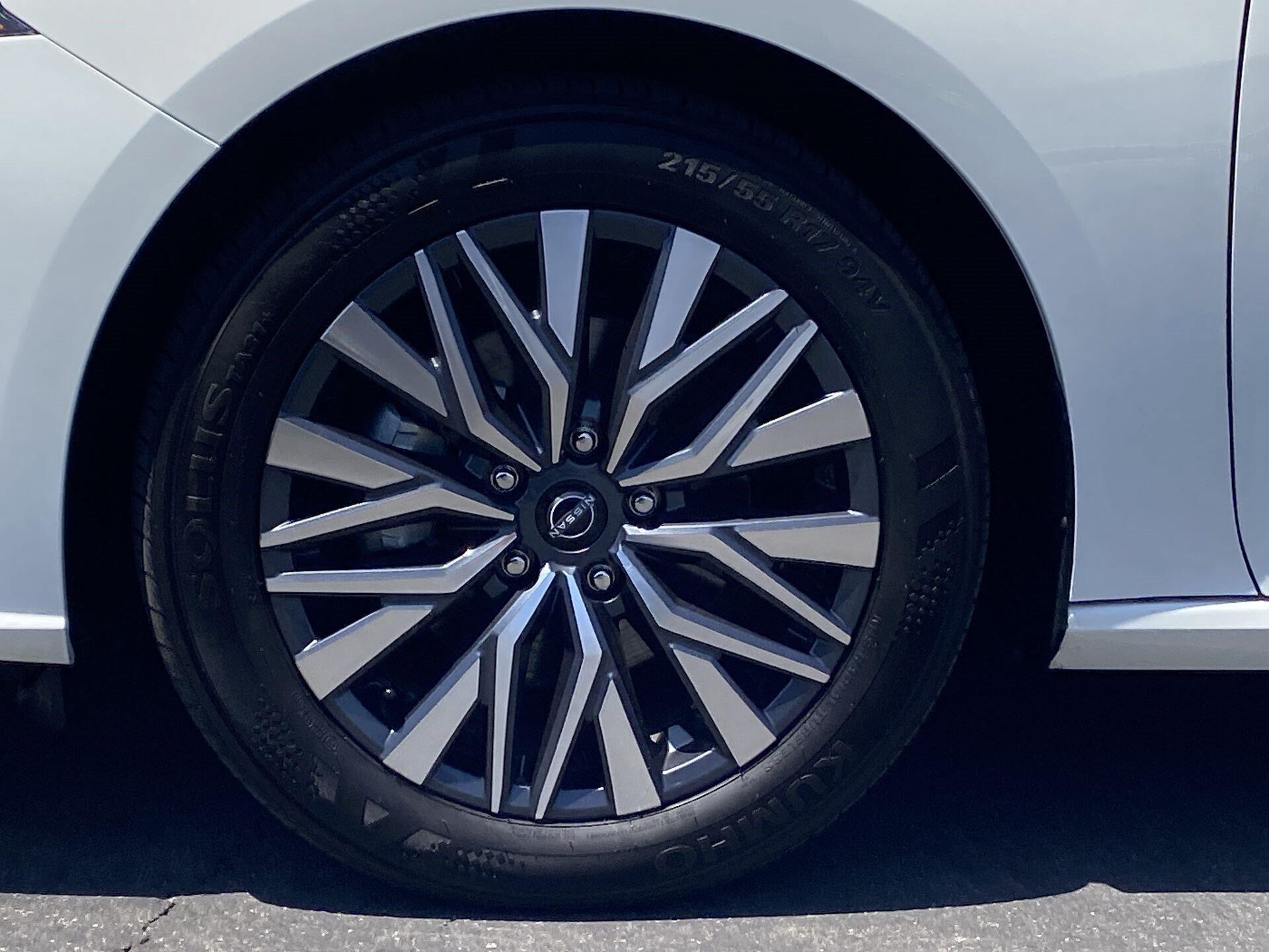 2025 Nissan Altima SV - Photo 31