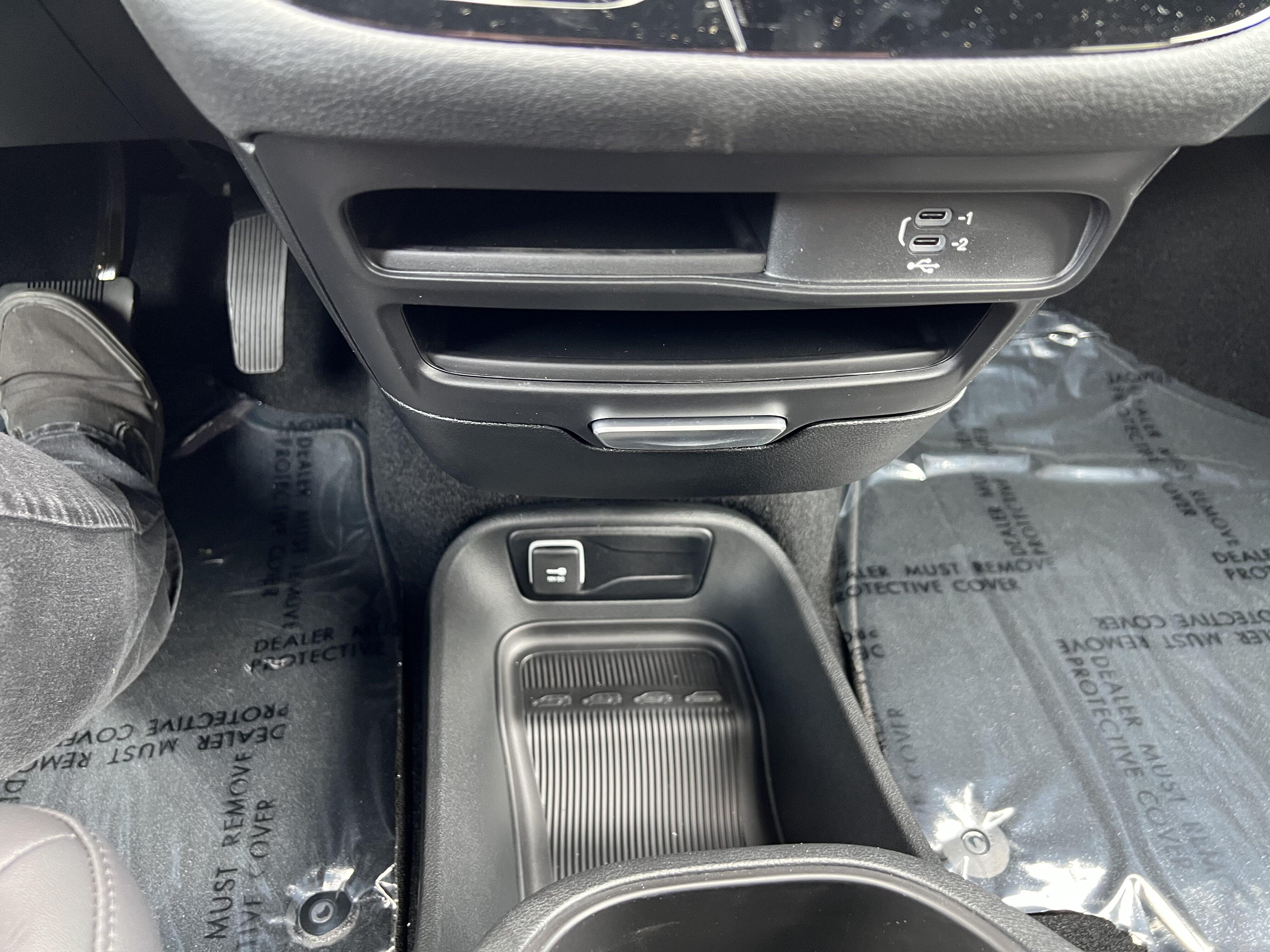 2026 Chrysler Pacifica Select - Photo 13