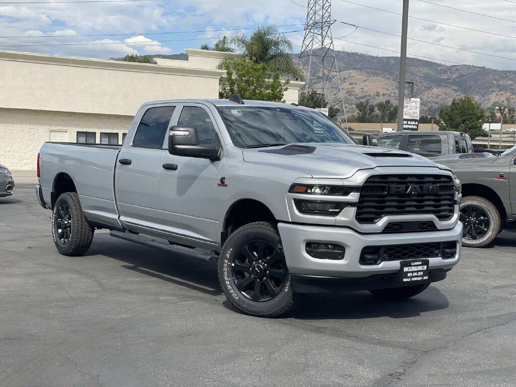 2026 RAM 2500 2500 Black Express Crew Cab 4x4 8' Box
