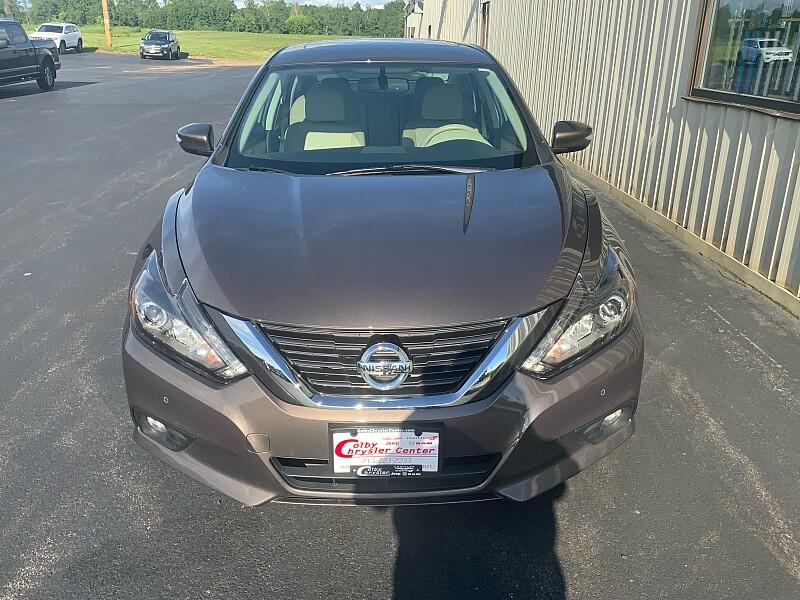 Used 2017 Nissan Altima SL with VIN 1N4BL3AP5HC128859 for sale in Colby, WI