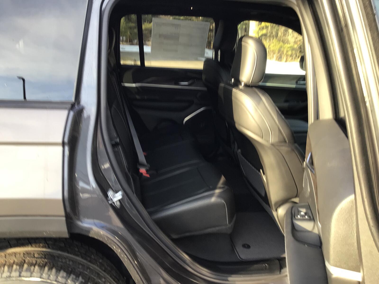2026 Jeep Grand Cherokee Limited - Photo 12