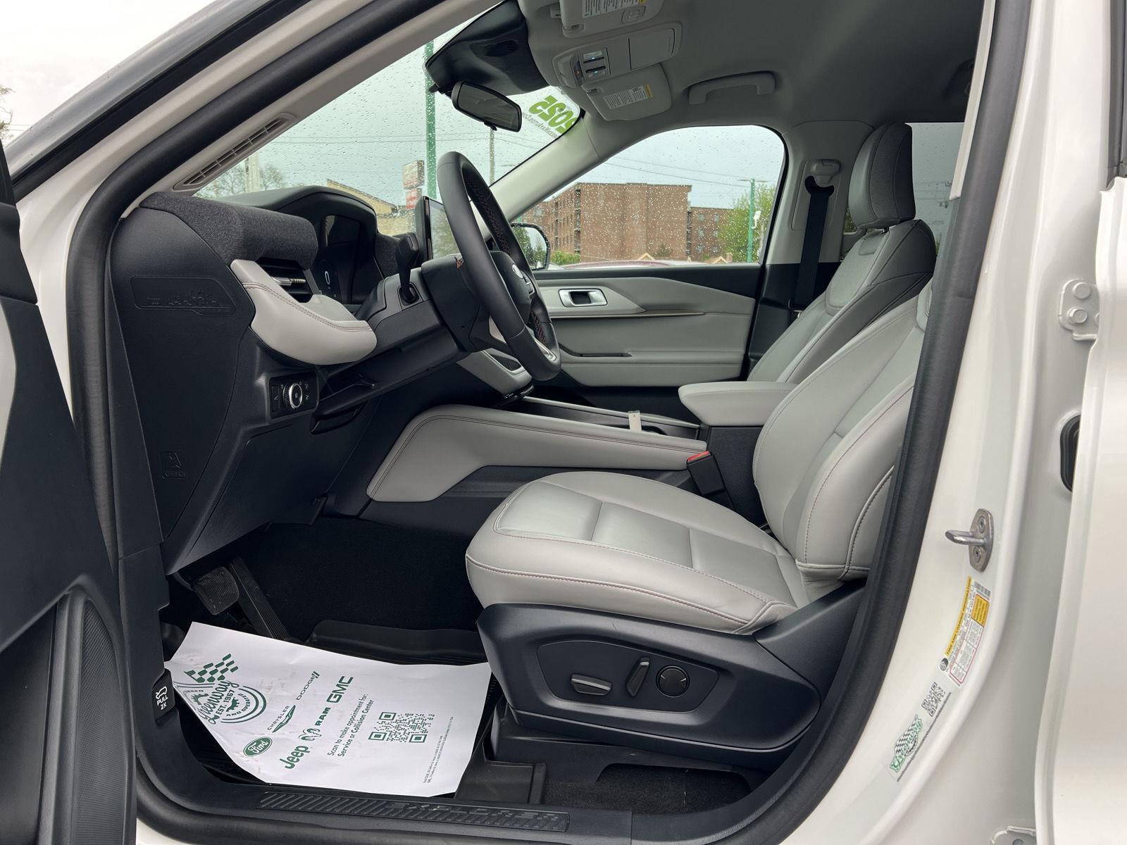 2025 Ford Explorer Active - Photo 18