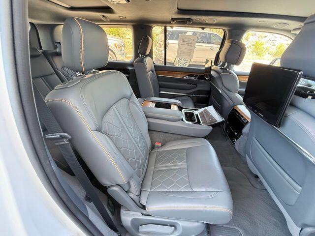 2022 Jeep Grand Wagoneer Series III - Photo 36