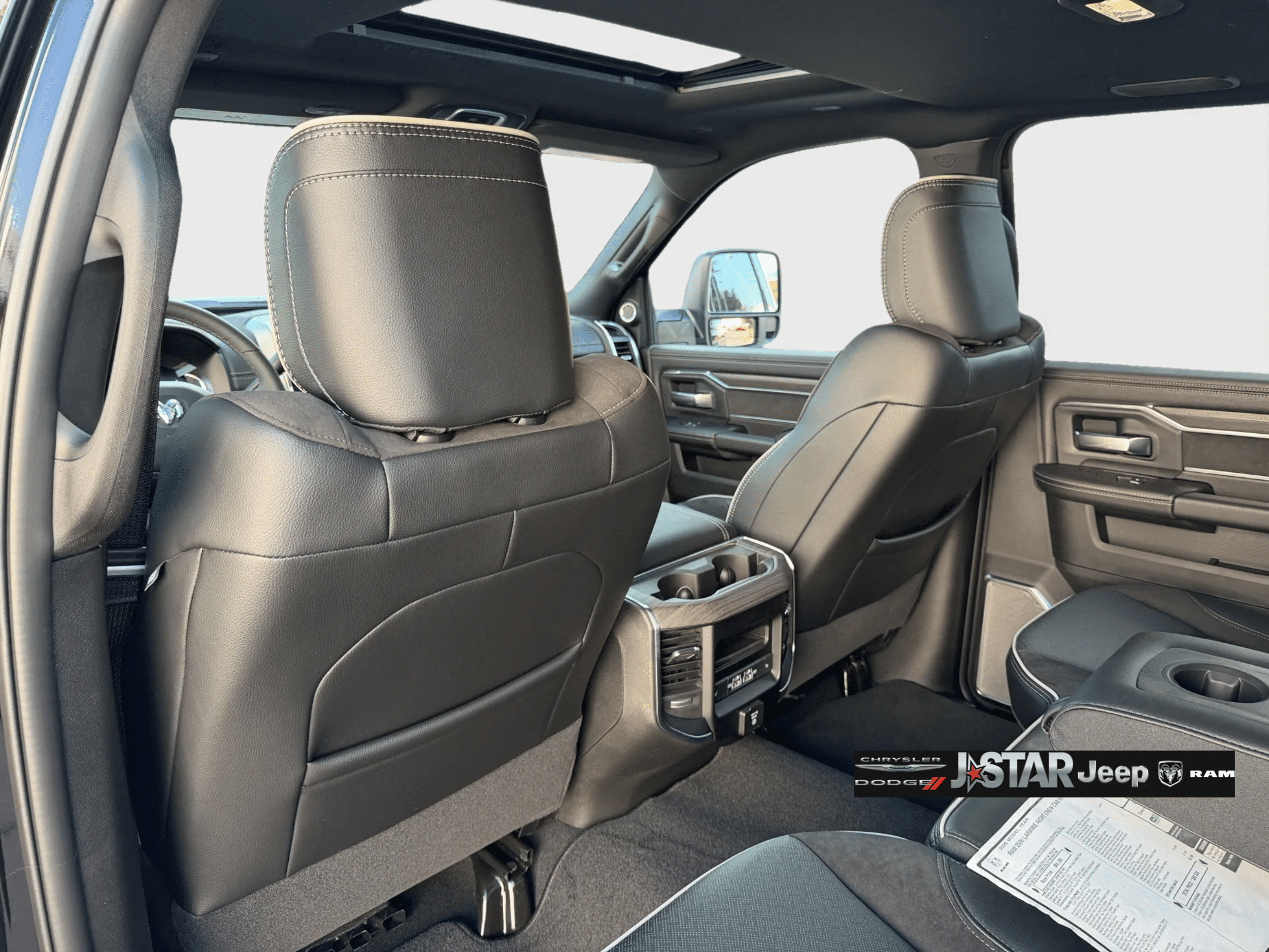 2026 RAM 2500 Laramie - Photo 17