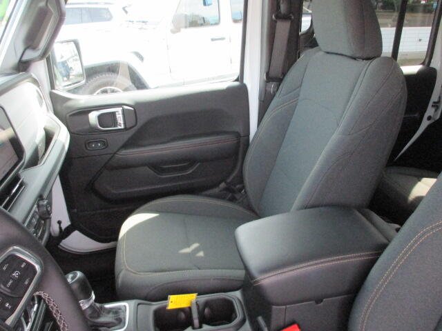 2025 Jeep Wrangler 4-Door Sahara - Photo 21