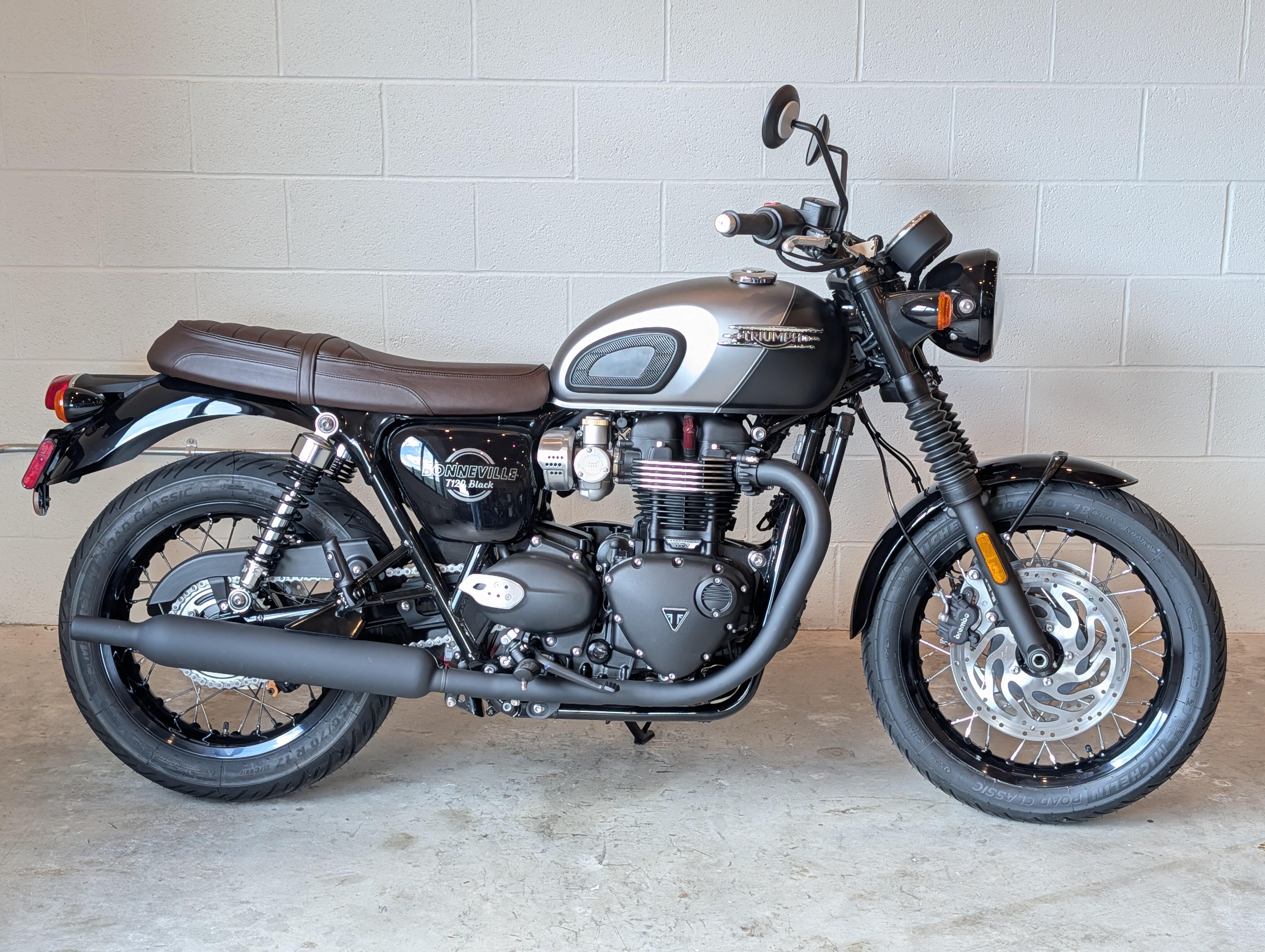 2026 Triumph Bonneville T120 Black