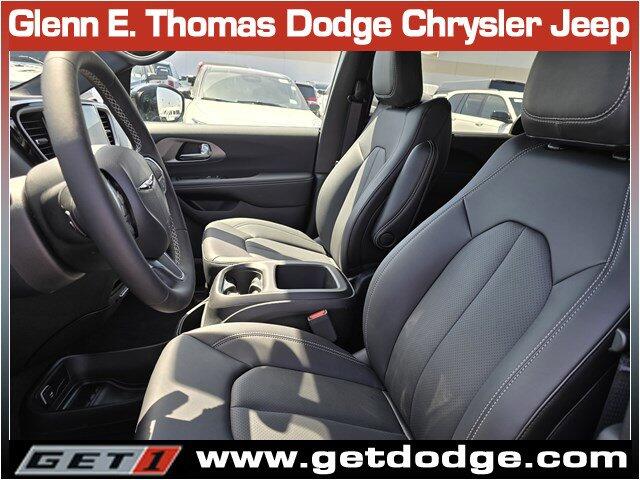 2025 Chrysler Pacifica Select - Photo 9