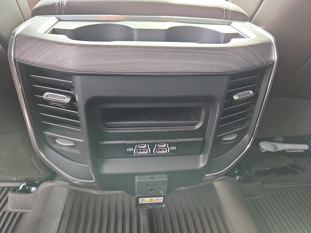 2026 RAM 3500 Laramie - Photo 9