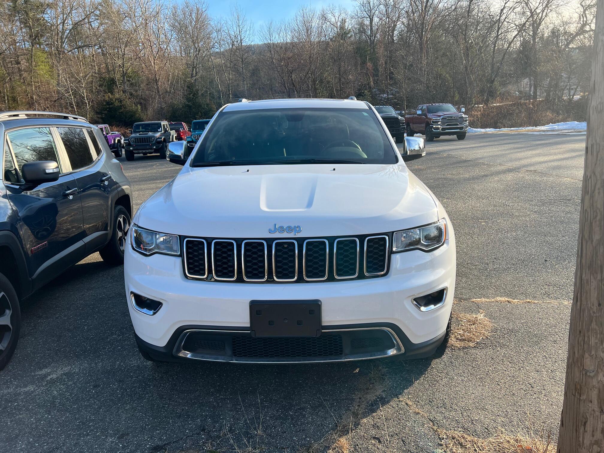 2022 Jeep Cherokee Limited's photo