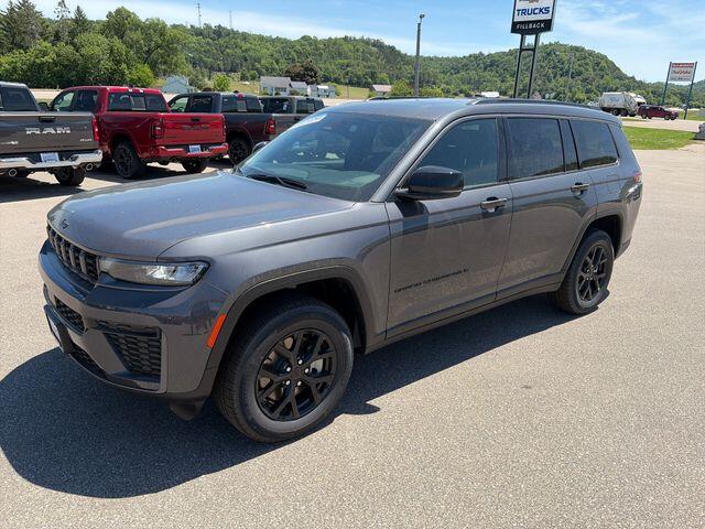 2026 Jeep Grand Cherokee L Grand Cherokee Laredo Altitude 4x4