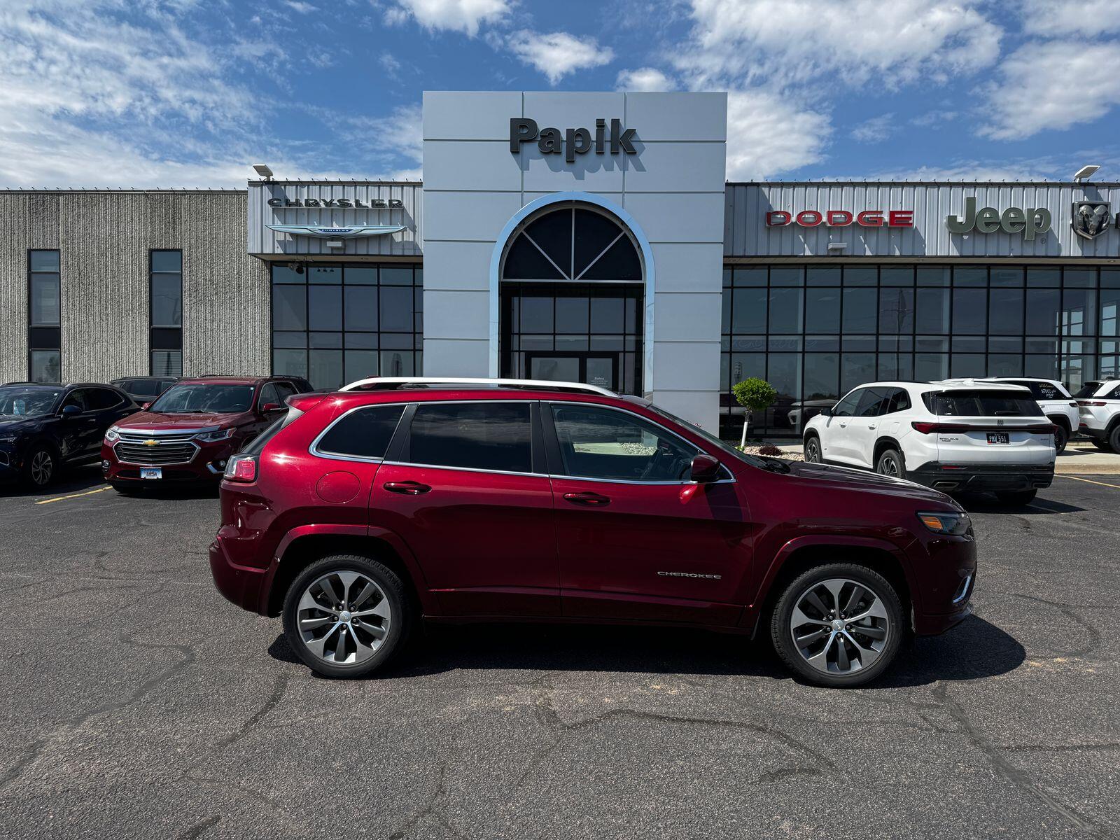 Used 2019 Jeep Cherokee Overland with VIN 1C4PJMJX9KD161053 for sale in Luverne, Minnesota