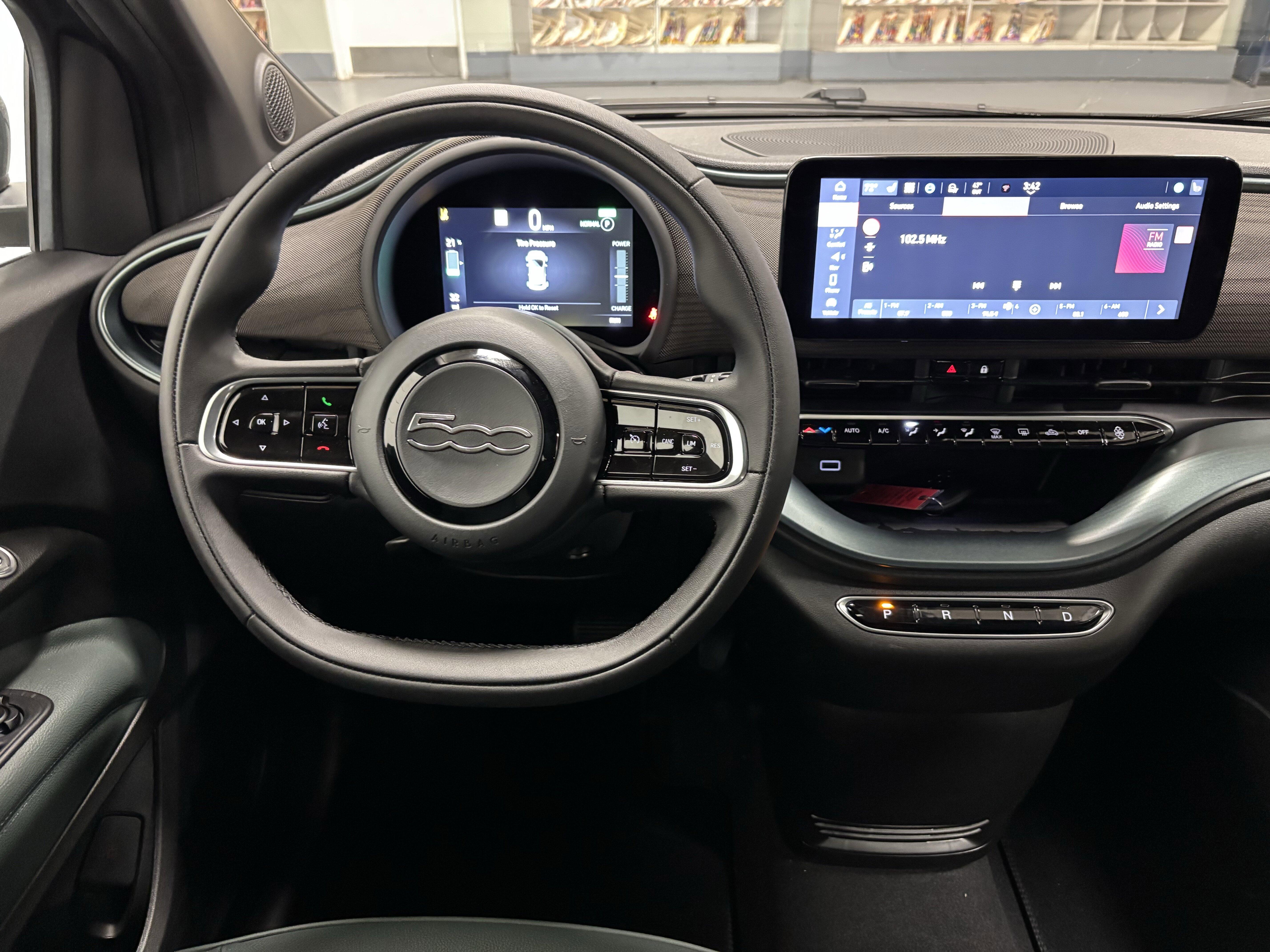 2025 FIAT 500e Base - Photo 13