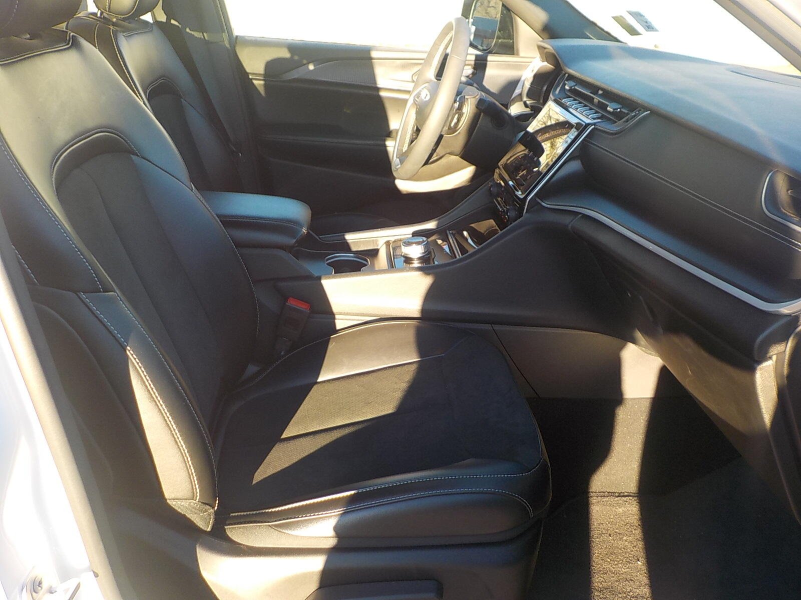 2024 Jeep Grand Cherokee Altitude - Photo 15