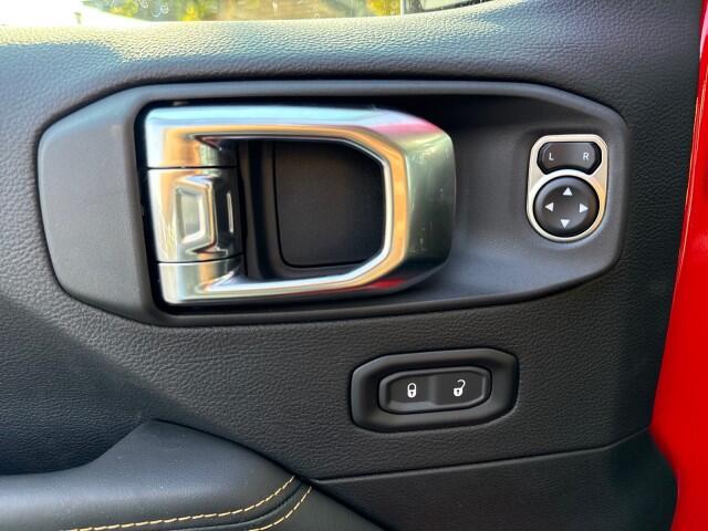 2025 Jeep Wrangler 4-Door Sahara - Photo 11