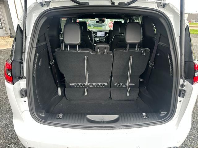 2025 Chrysler Pacifica Select - Photo 7