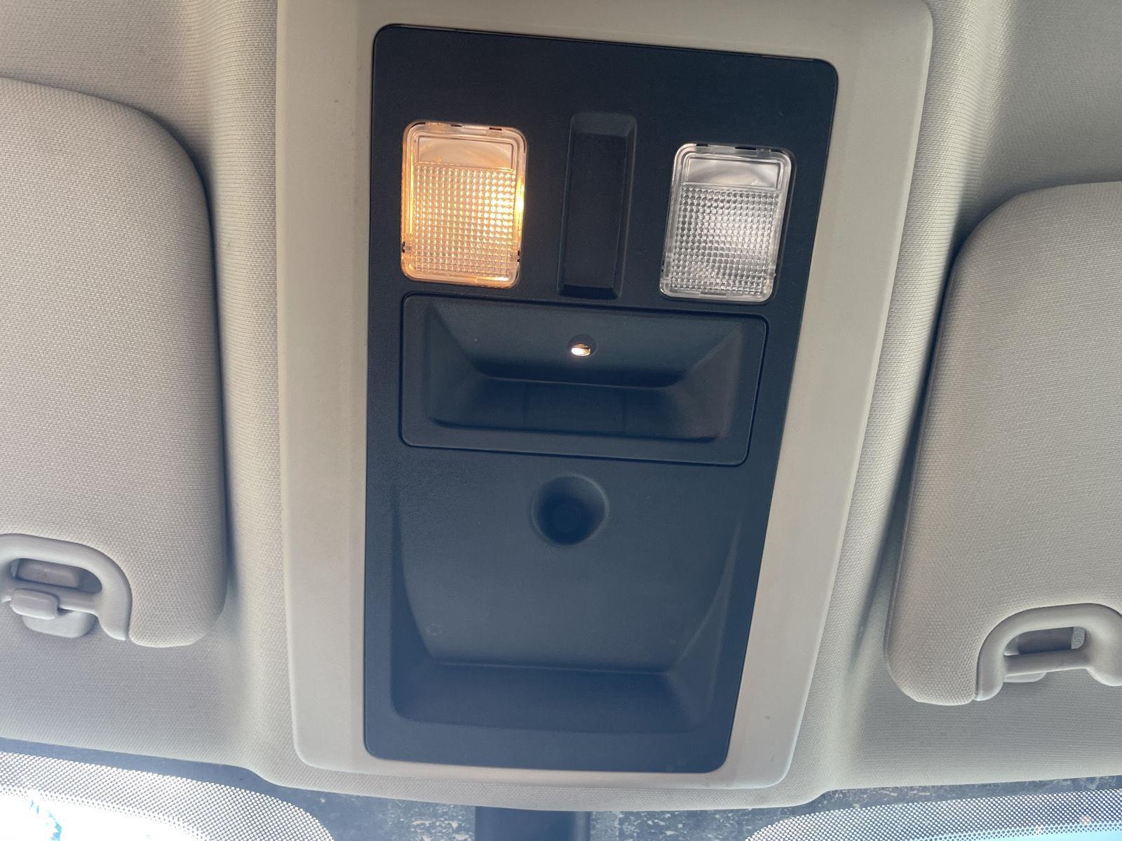 2015 RAM Ram 3500 Chassis Cab Tradesman - Photo 17