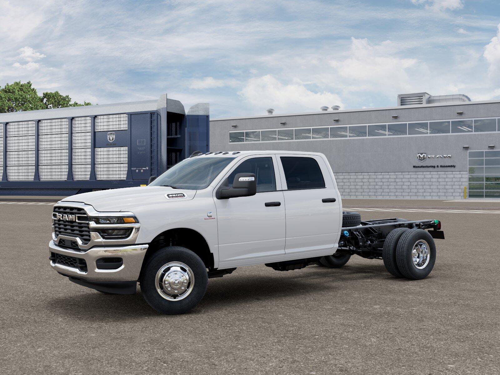 2027 RAM 3500 Chassis Cab 3500 Tradesman Crew Cab Chassis 4x4 60' Ca