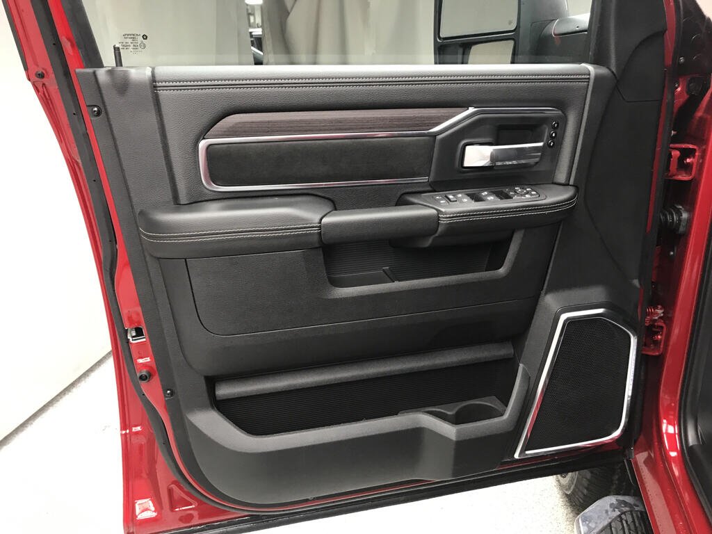 2026 RAM 2500 Laramie - Photo 7