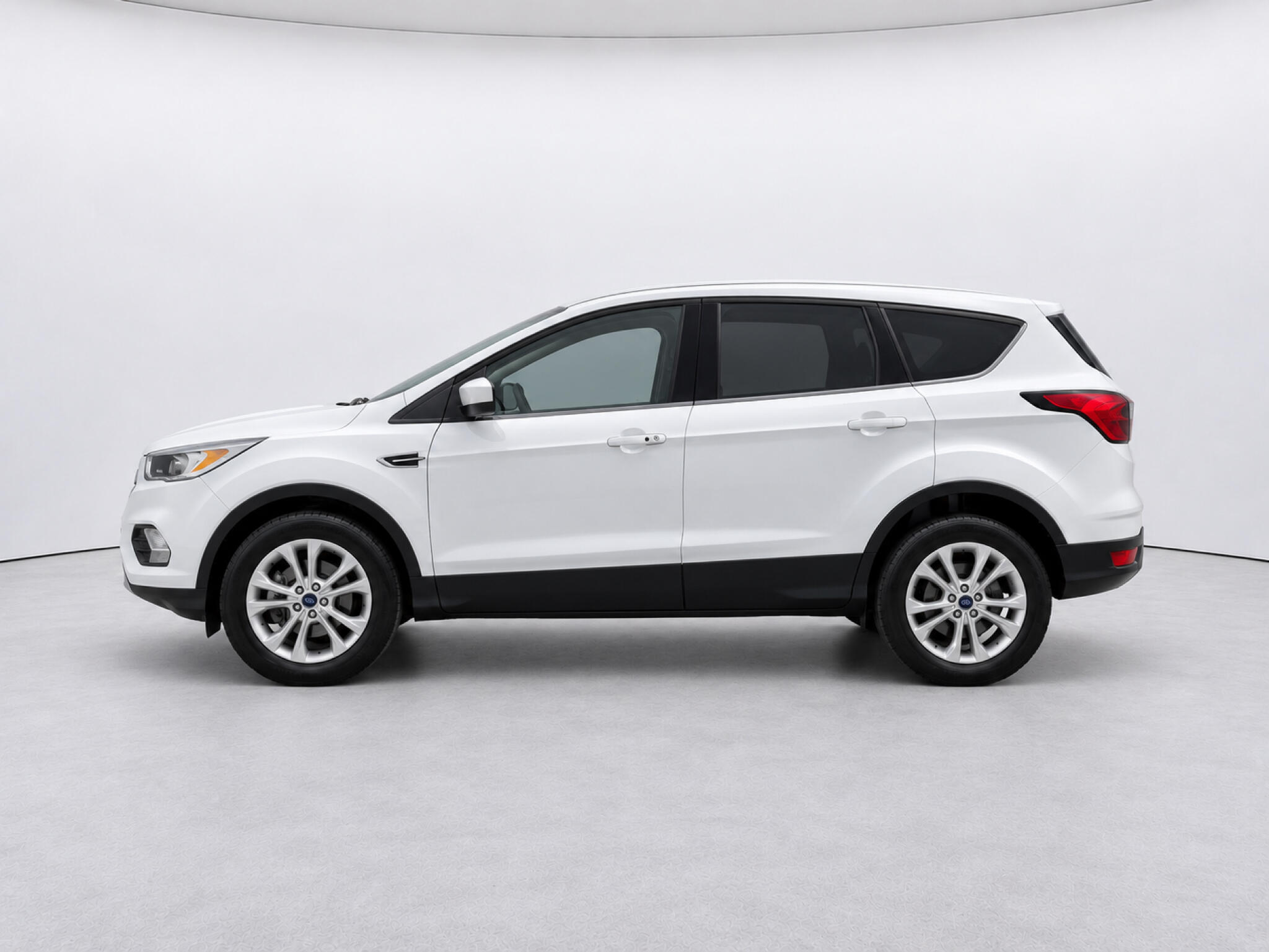 Used 2019 Ford Escape SE with VIN 1FMCU0GD4KUC37916 for sale in Rogersville, TN