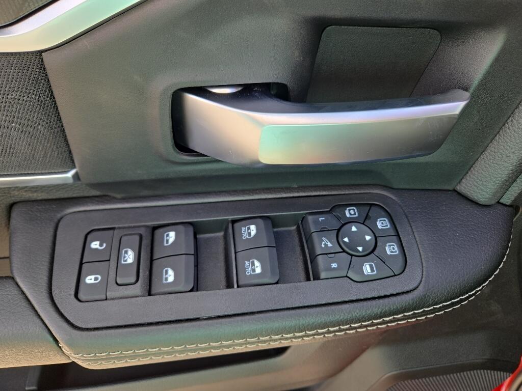 2025 RAM 3500 Big Horn - Photo 11