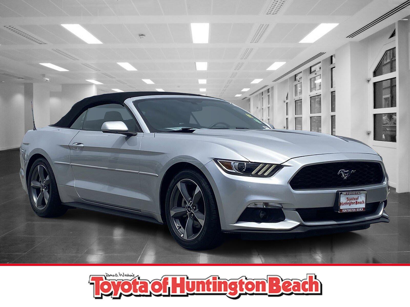 2016 Ford Mustang V6 Convertible's photo