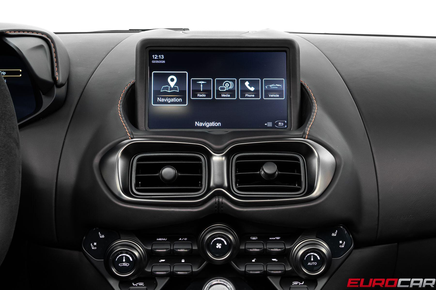 2022 Aston Martin Vantage Roadster *SPECIAL FACTORY PAINT * IMMACULATE CONDITION*Image 32