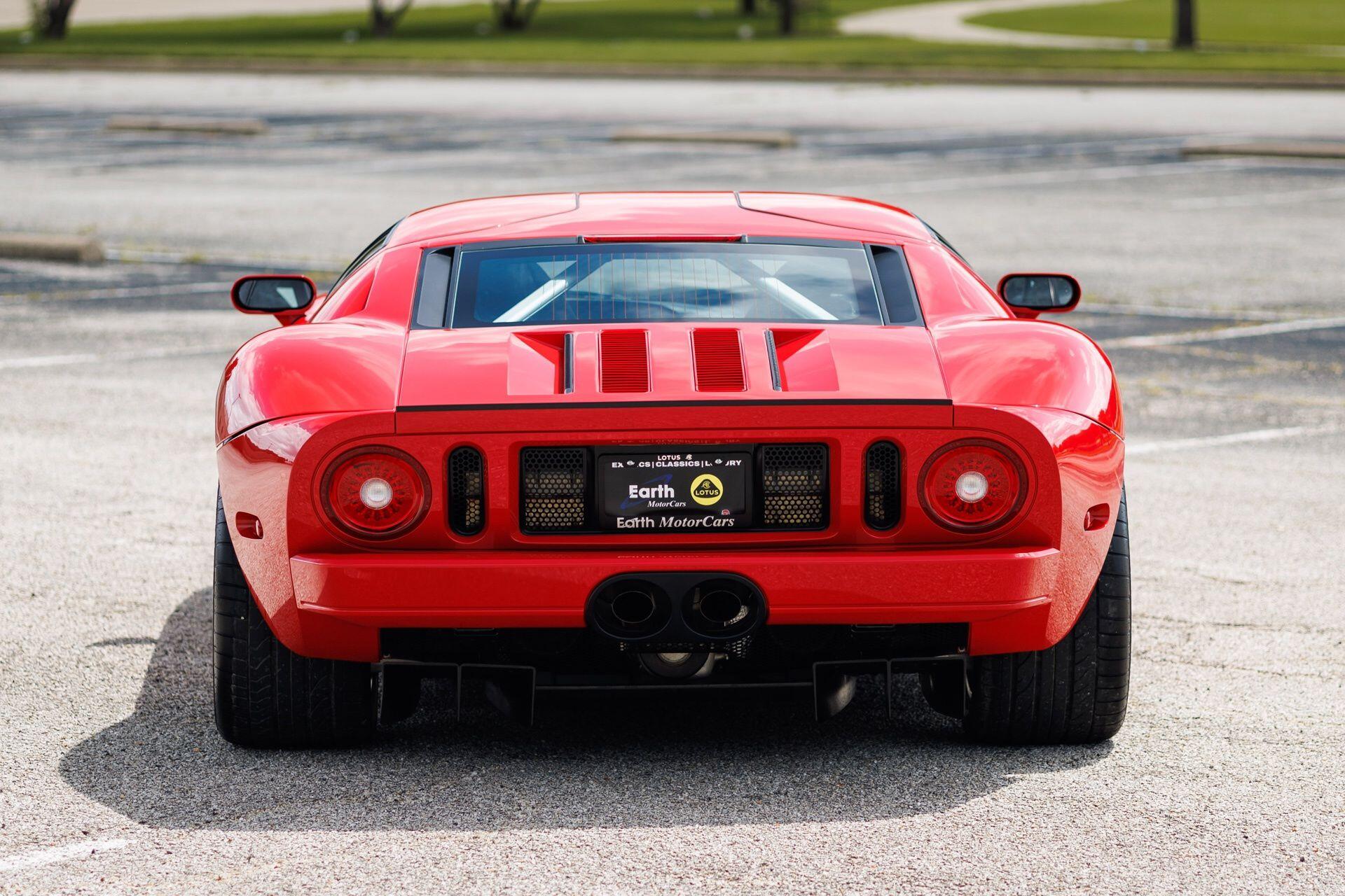 2005 Ford GT Base - Photo 13