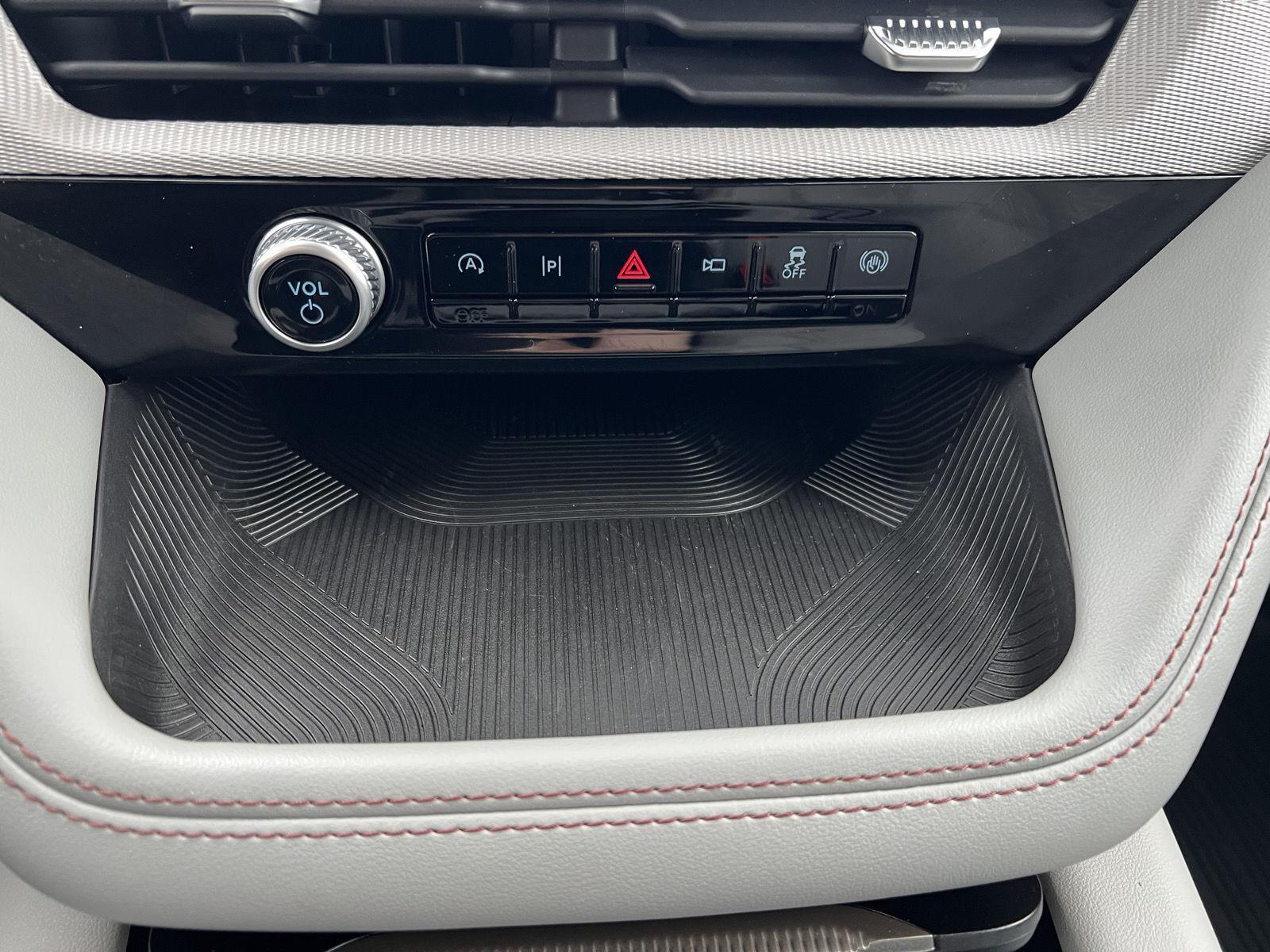 2025 Ford Explorer Active - Photo 31