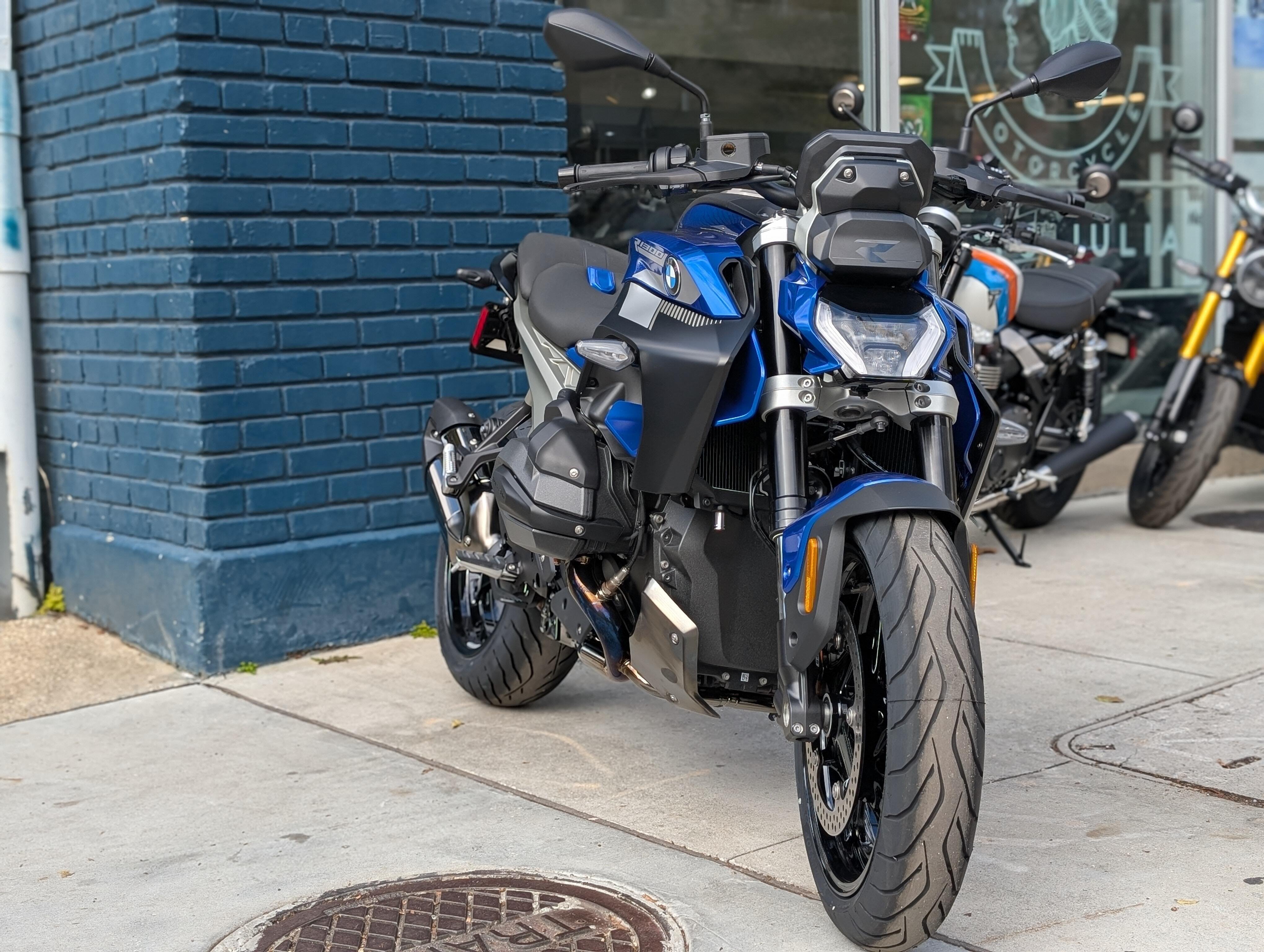 New 2026 BMW R1300R 