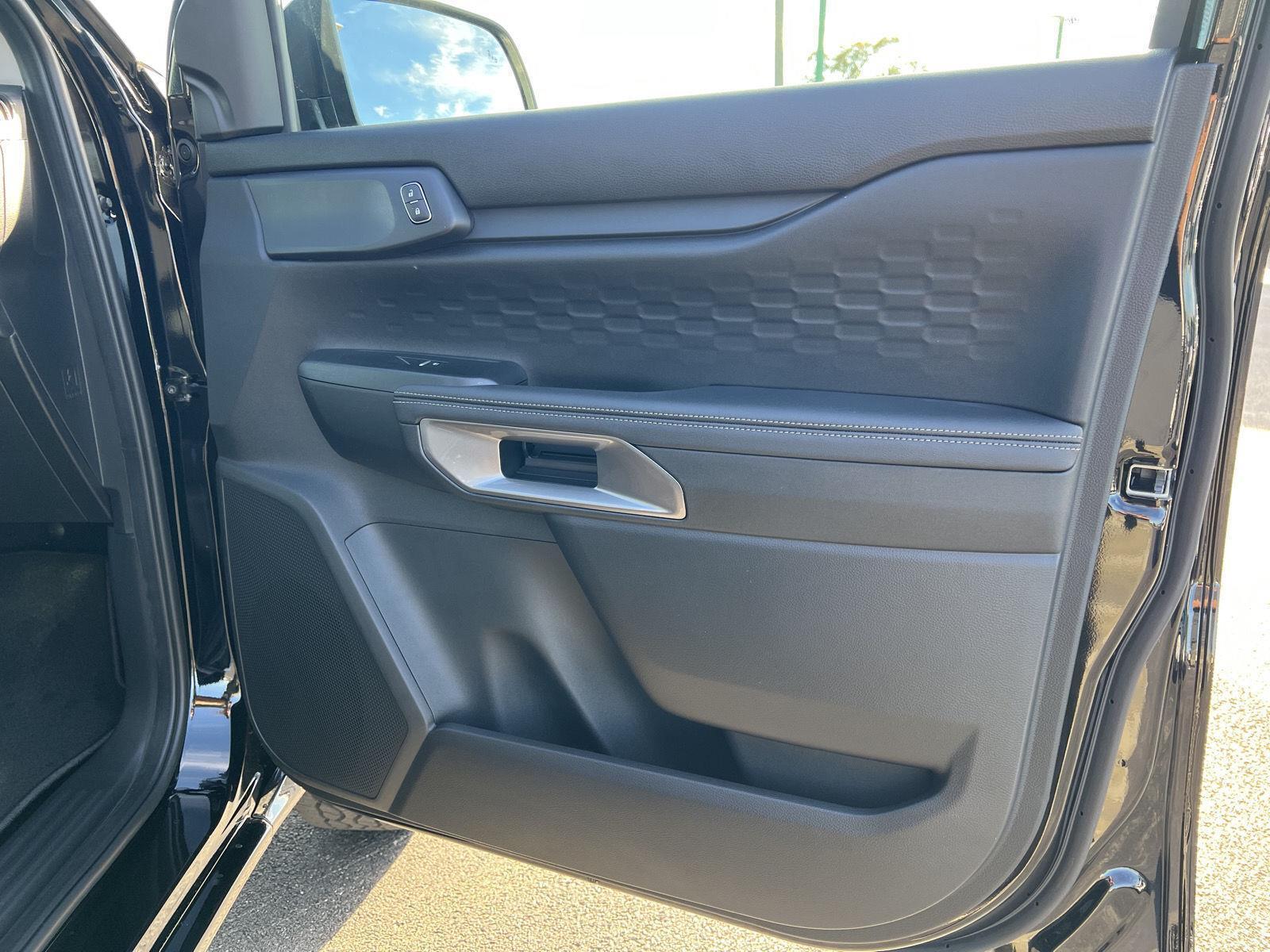 2025 Ford Ranger XLT - Photo 17