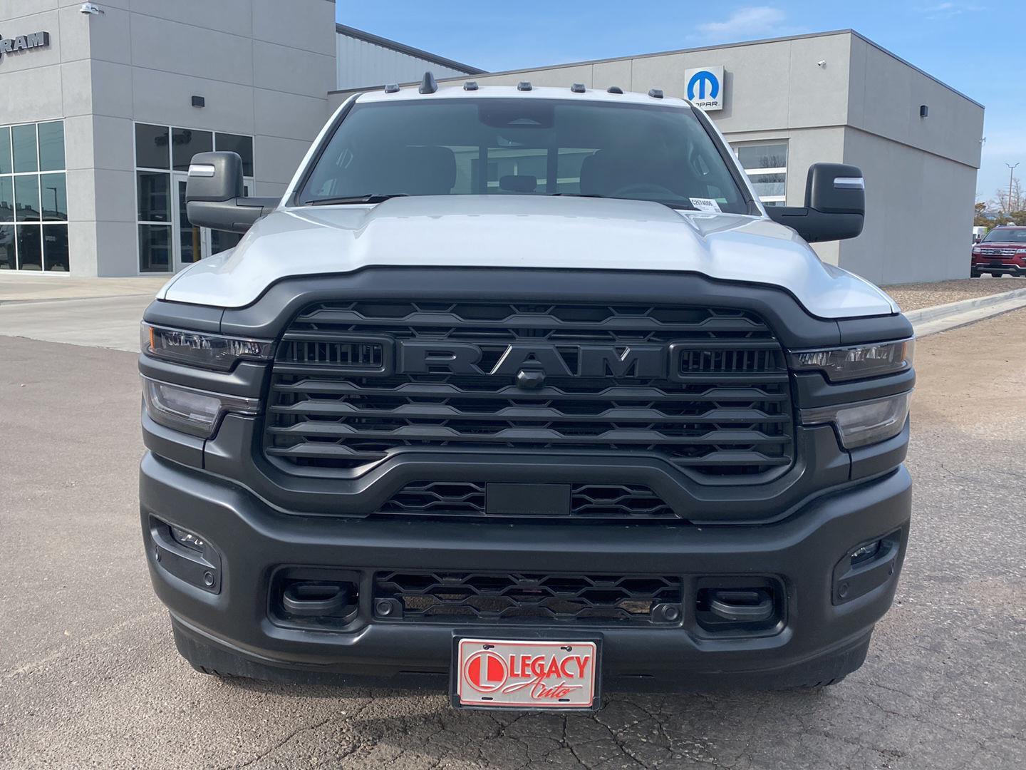 2026 RAM 3500 Tradesman - Photo 8