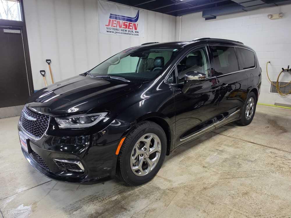Used 2022 Chrysler Pacifica Limited with VIN 2C4RC1GG6NR168438 for sale in New Ulm, Minnesota
