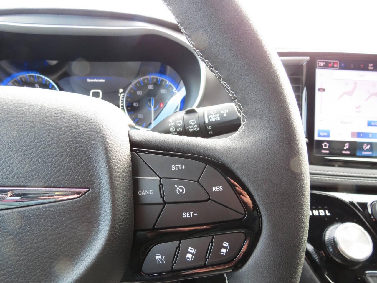 2026 Chrysler Pacifica Select - Photo 28