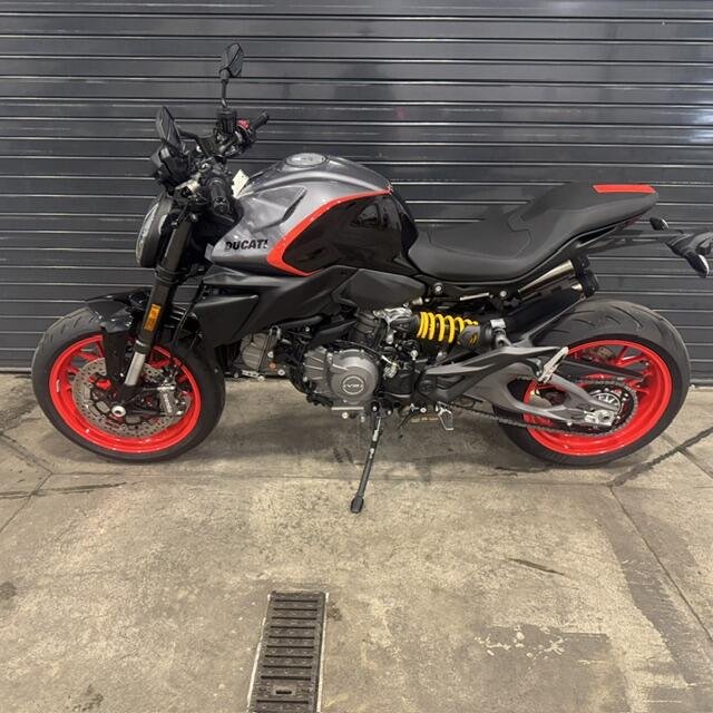 2027 Ducati MONSTER SPORT