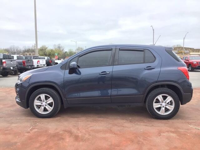 Used 2018 Chevrolet Trax LS with VIN 3GNCJNSB2JL377124 for sale in Vinita, OK