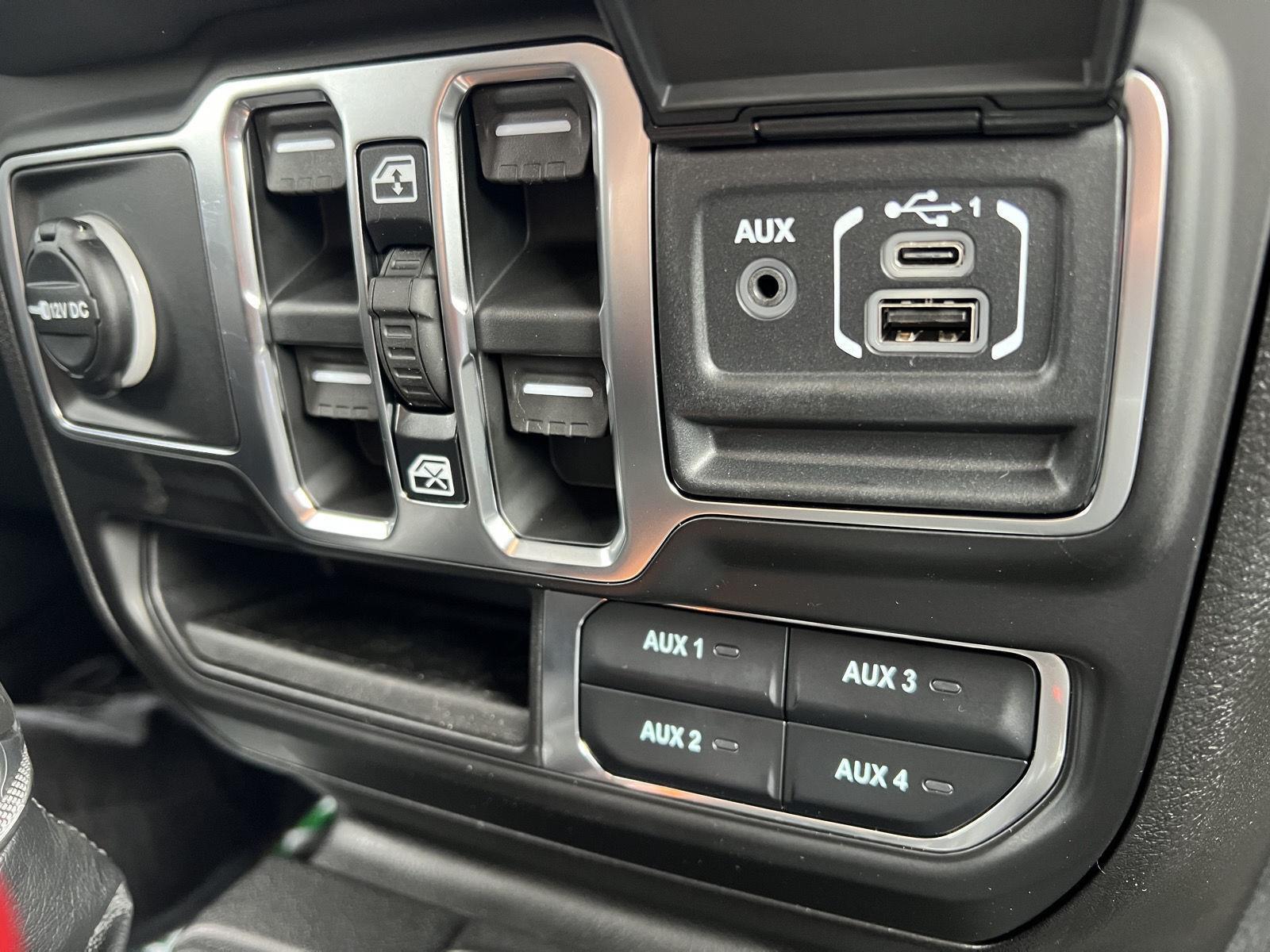 2026 Jeep Wrangler 4-Door Sahara - Photo 35