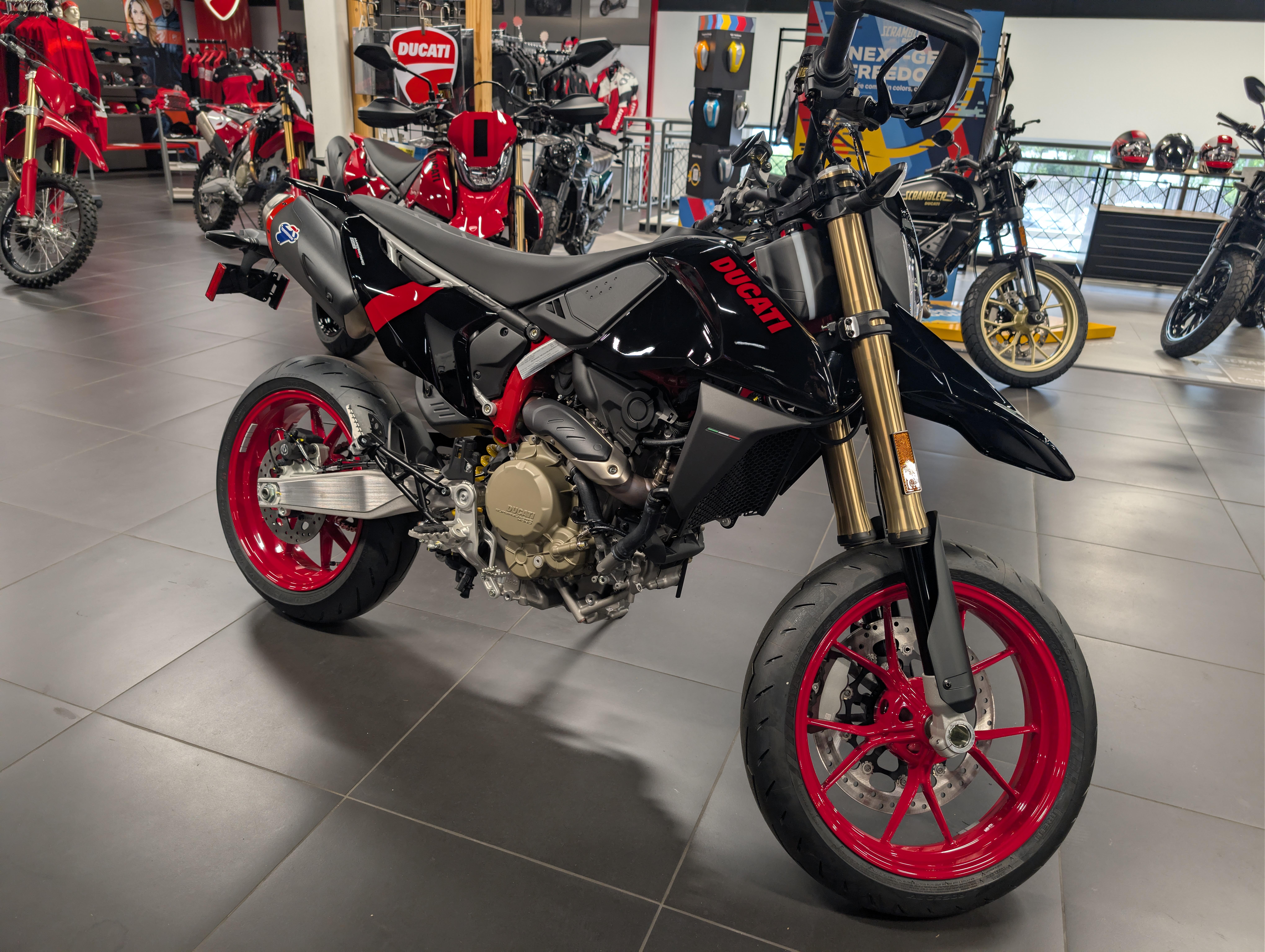 2027 Ducati HYPERMOTARD 698 MONO