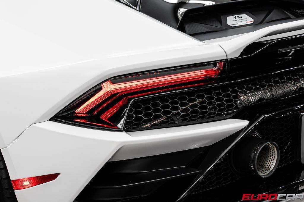 2022 Lamborghini Huracan EVO Image 19