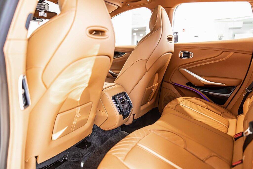 2026 Aston Martin DBX 707 - Photo 33
