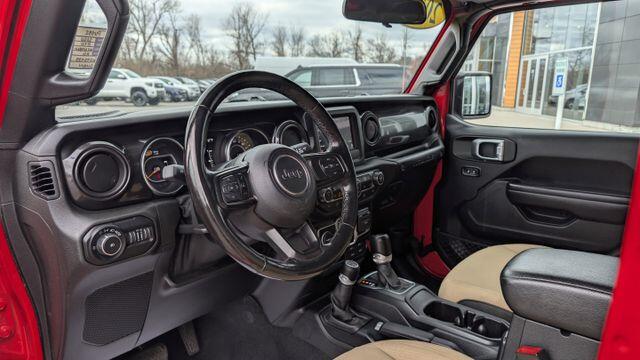 2020 Jeep Wrangler Unlimited Black and Tan - Photo 17