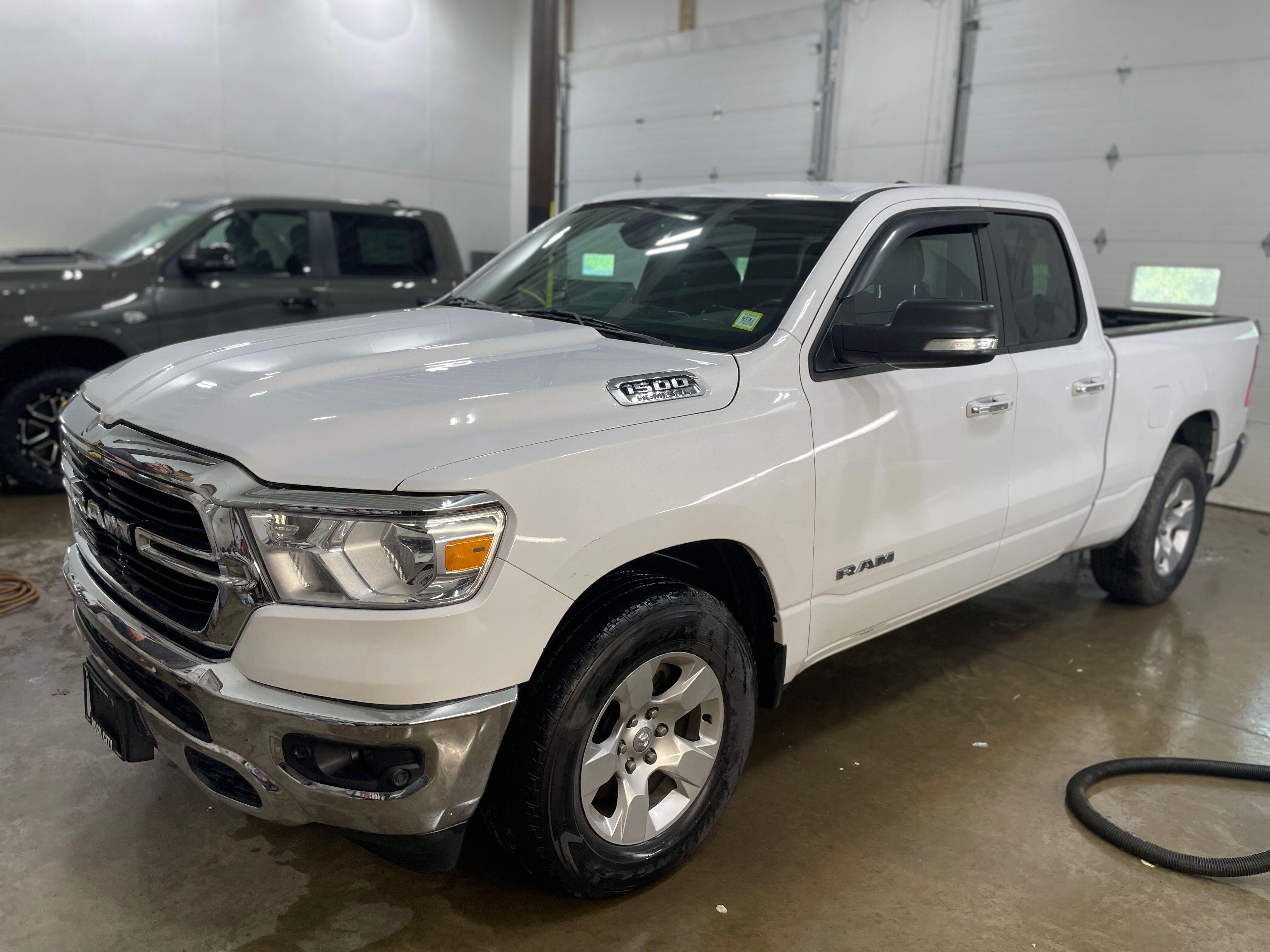 2019 RAM 1500 Big Horn/Lone Star 4x4 Quad Cab 6'4's photo
