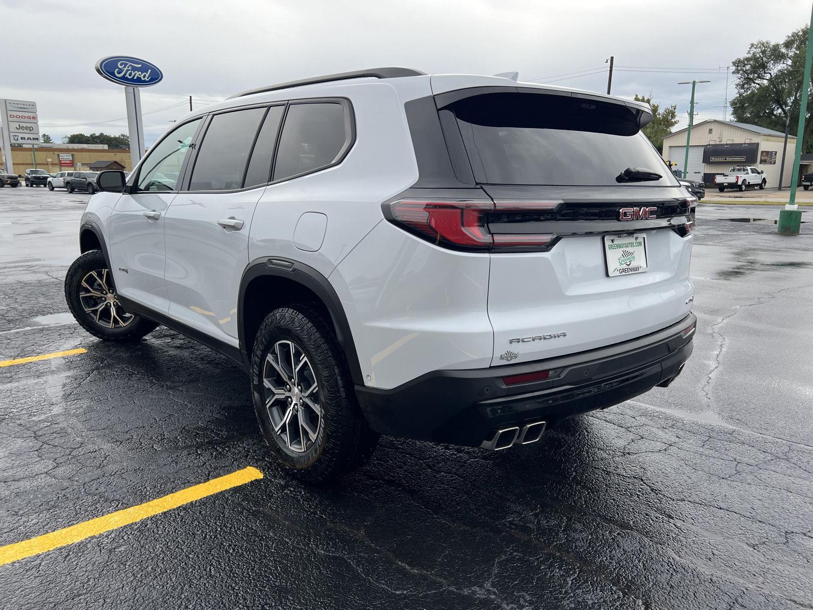 2026 GMC Acadia AT4 - Photo 9