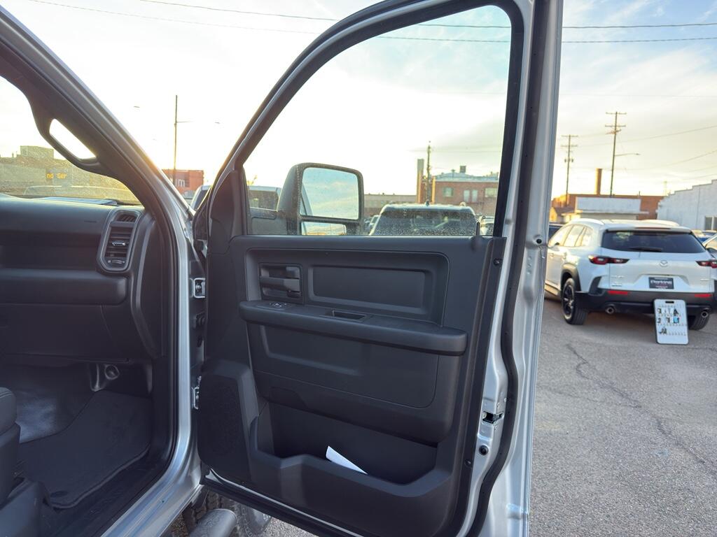 2026 RAM 3500 Tradesman - Photo 17