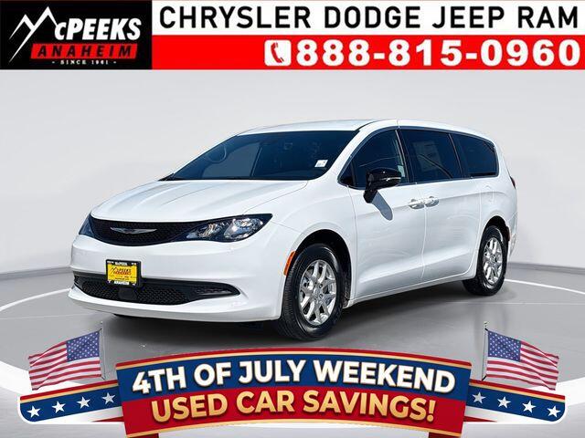 2026 Chrysler Voyager LX's photo