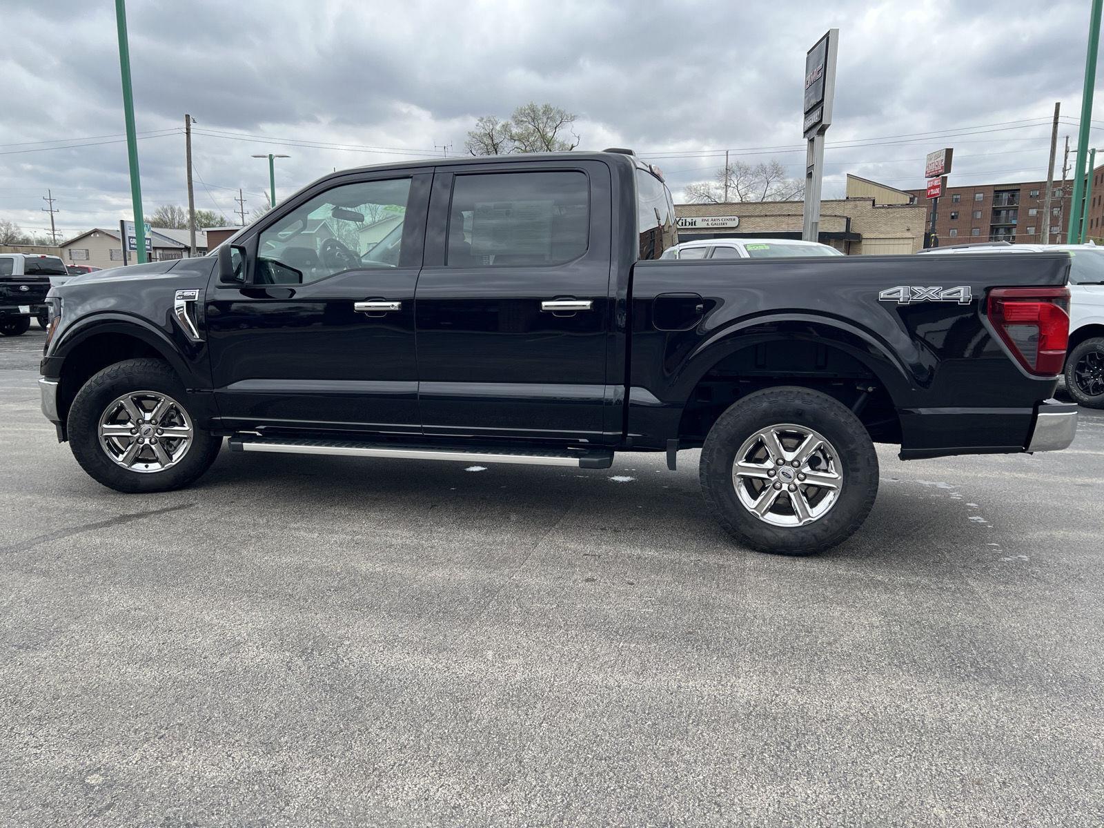 2025 Ford F-150 XLT - Photo 11