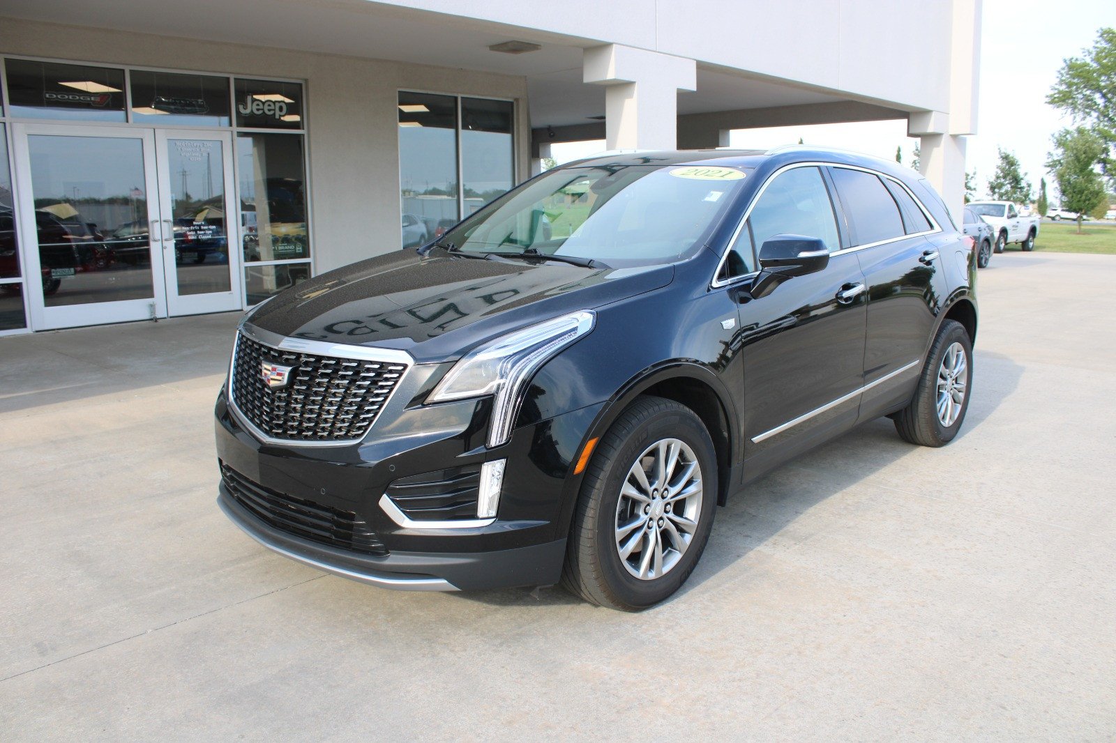 Used 2021 Cadillac XT5 Premium Luxury with VIN 1GYKNCRS8MZ217971 for sale in Highland, IL