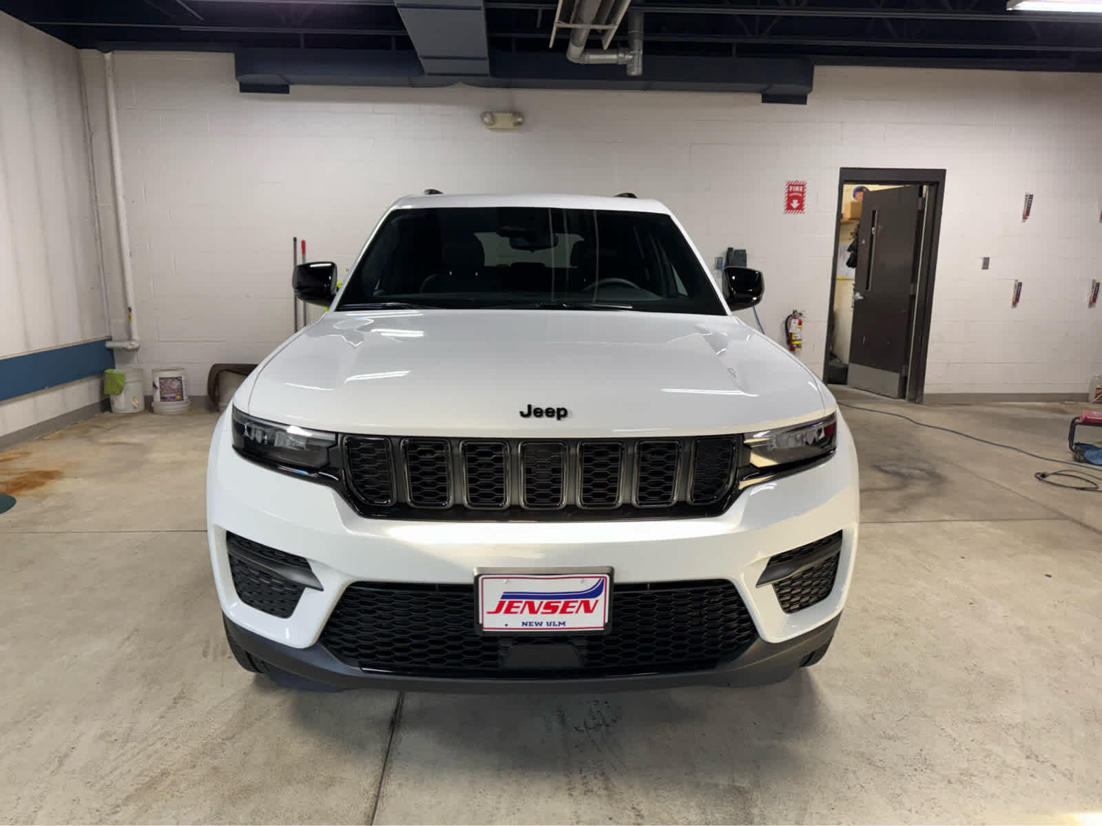 Used 2024 Jeep Grand Cherokee Altitude with VIN 1C4RJHAG5RC158876 for sale in New Ulm, Minnesota