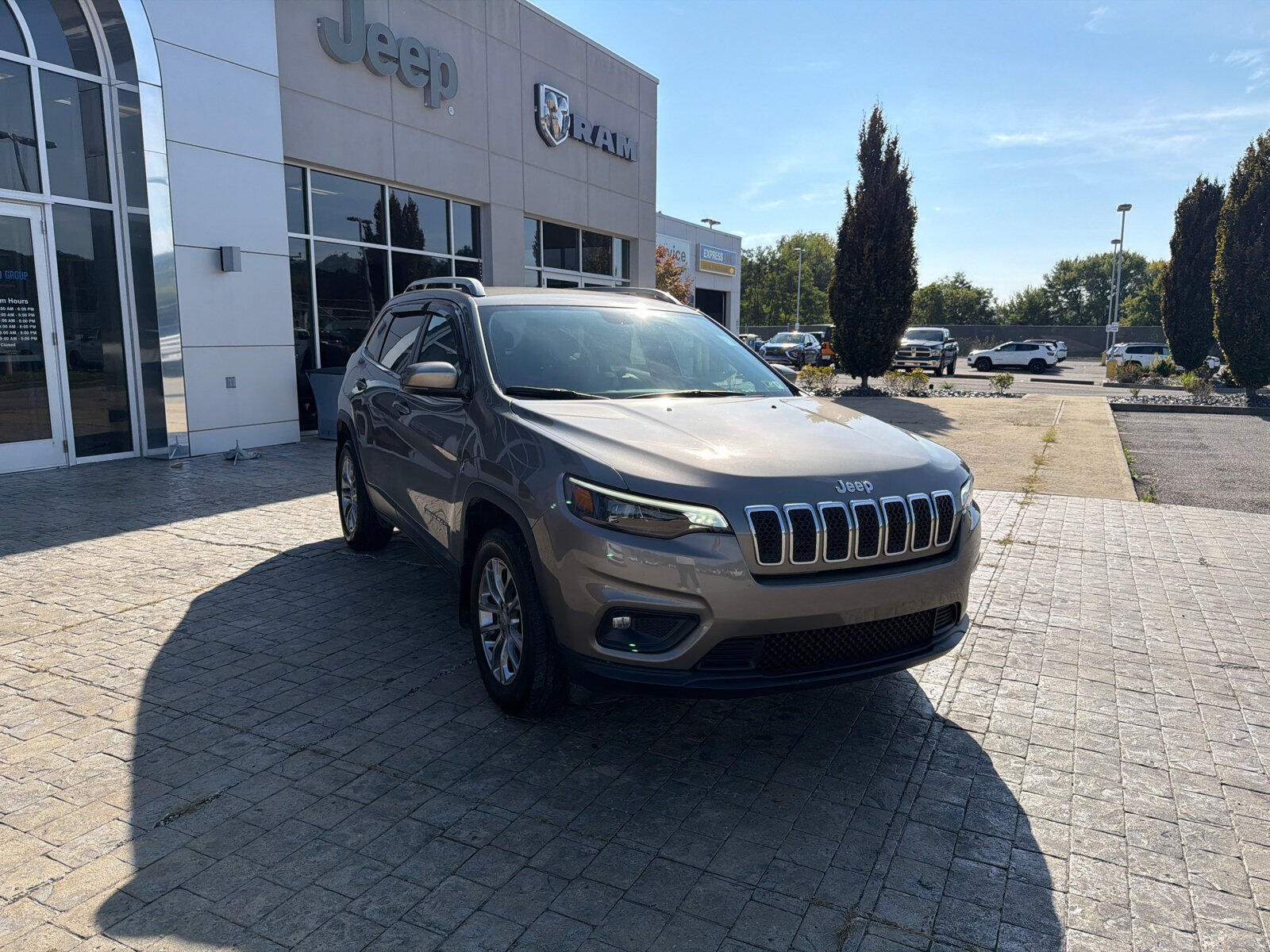 Used 2020 Jeep Cherokee Latitude Plus with VIN 1C4PJMLN6LD531601 for sale in Newell, WV
