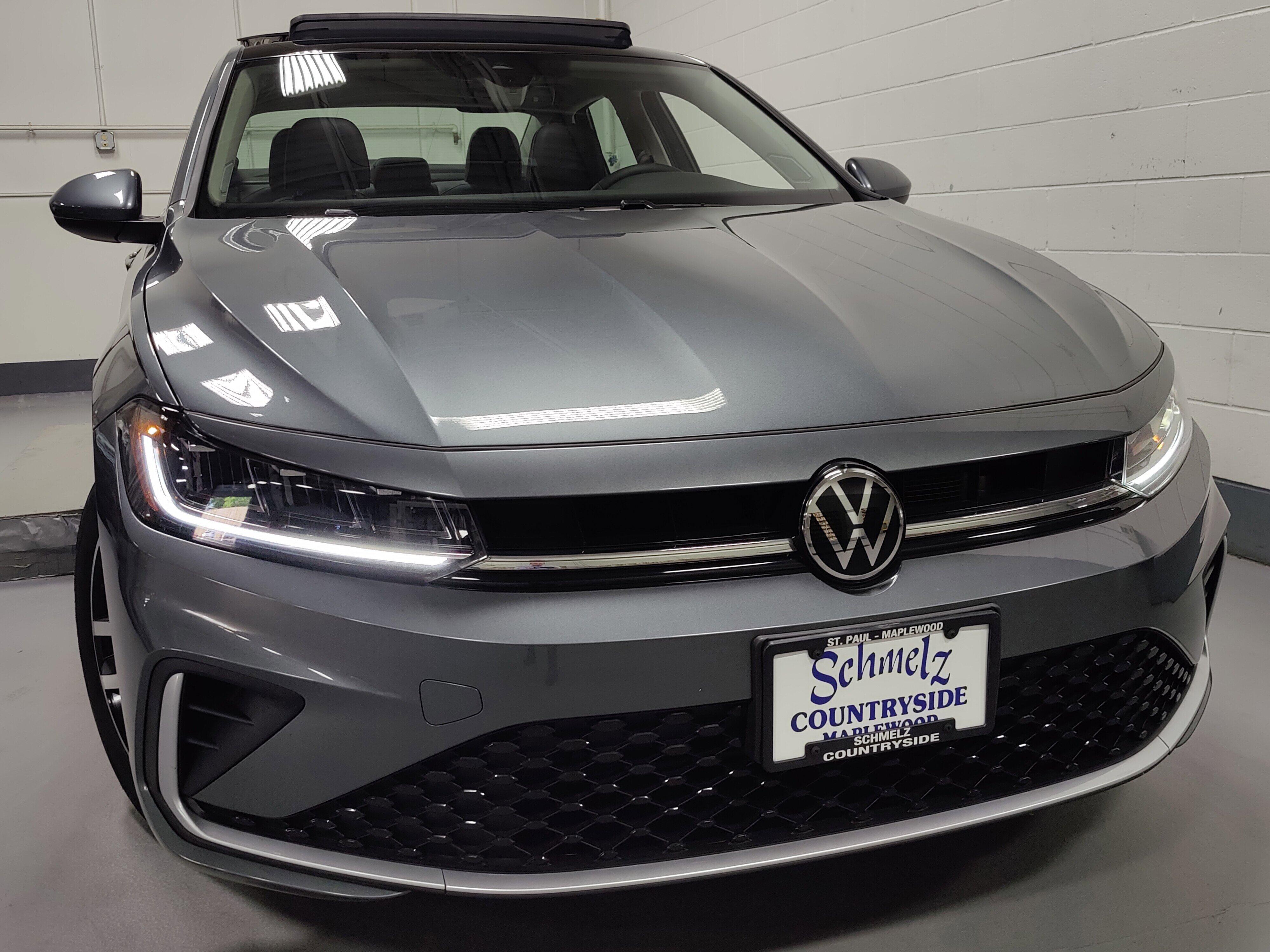 Used 2025 Volkswagen Jetta SE with VIN 3VW7X7BU2SM034540 for sale in Maplewood, Minnesota